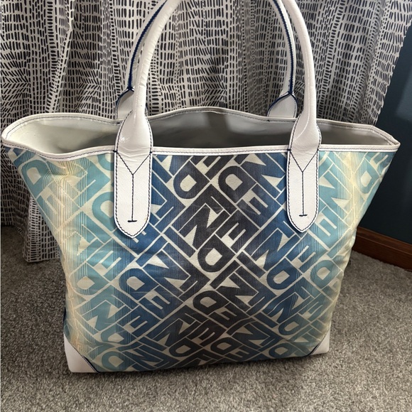 !!SOLD!! FENDI Calfskin Canvas Basket Sea Medium Tote White Blue - Picture 2 of 16